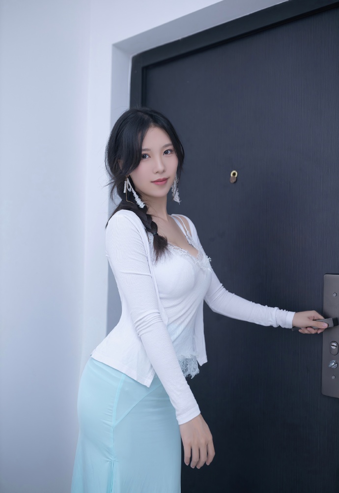 凌晨三点观看免费高清电视
